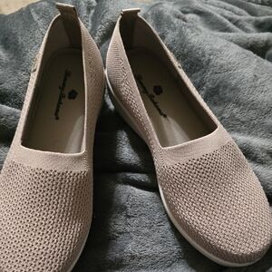 TOMMY BAHAMA SLIP-ON SHOES NWOT